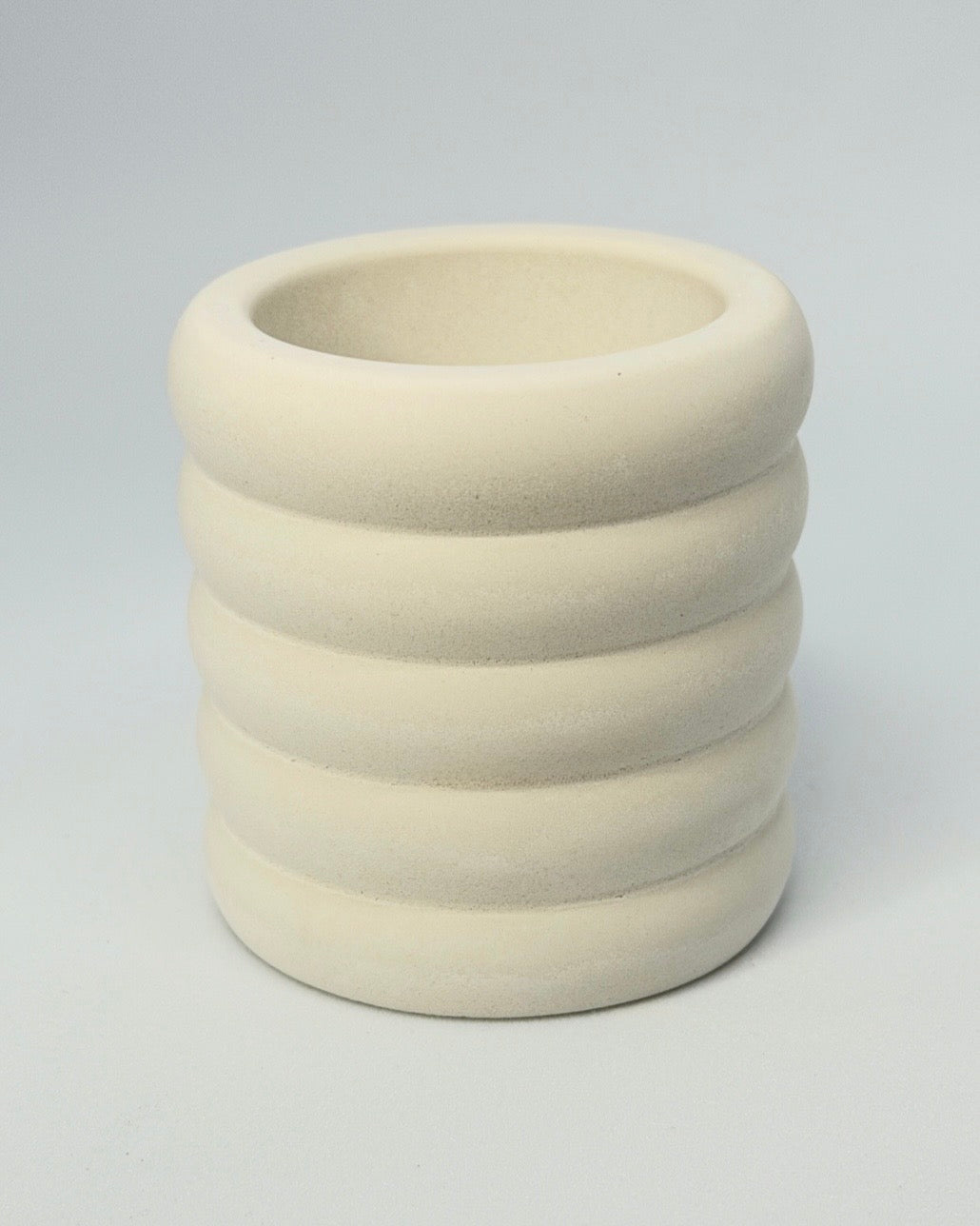 כלי עגול מעוצב